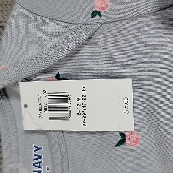 New Old Navy 6-12 Mth Jeans & Onesie Set - Picture 3 of 10